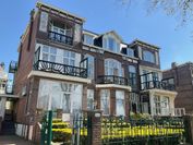 Plato by Hofstad Studios