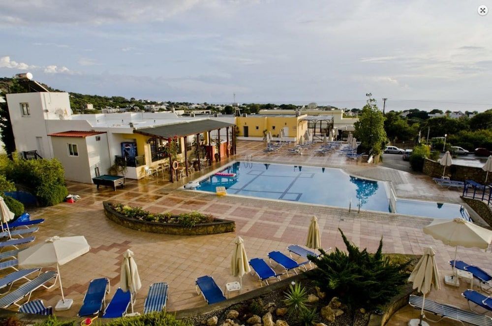 Stella Hotel 3 estrellas en Pefki