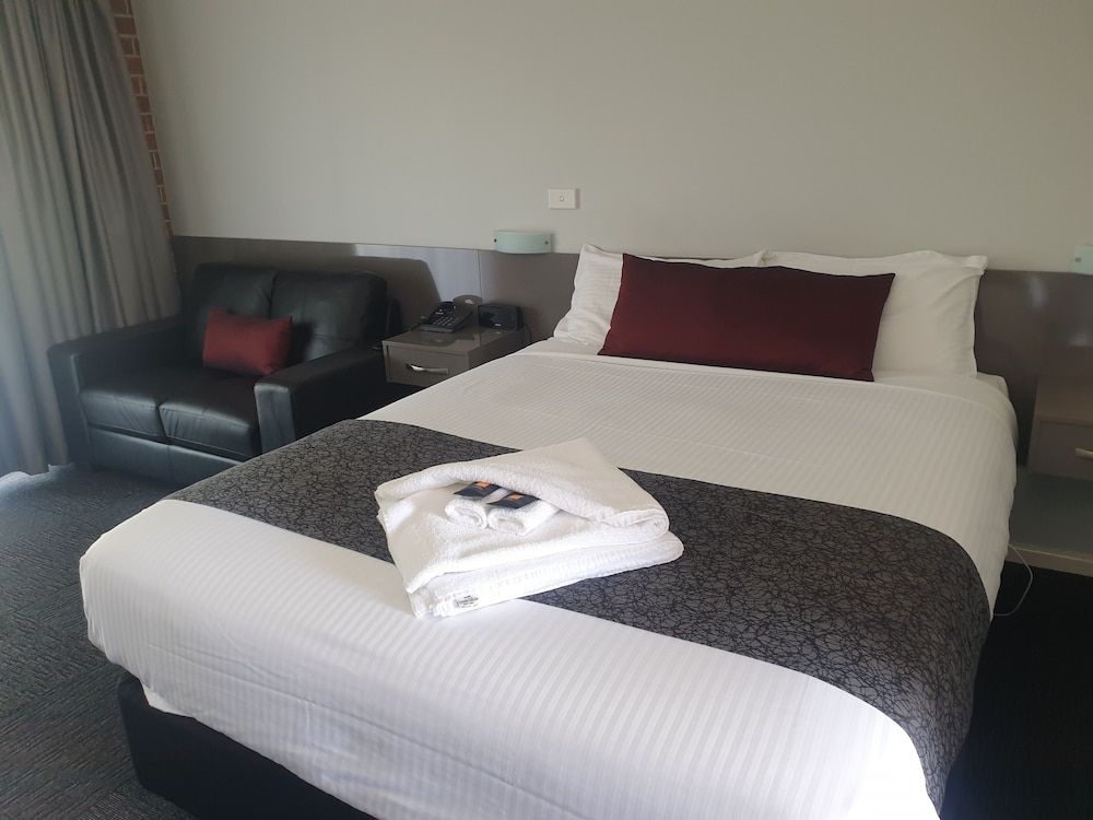 Bushmans Motor Inn 2