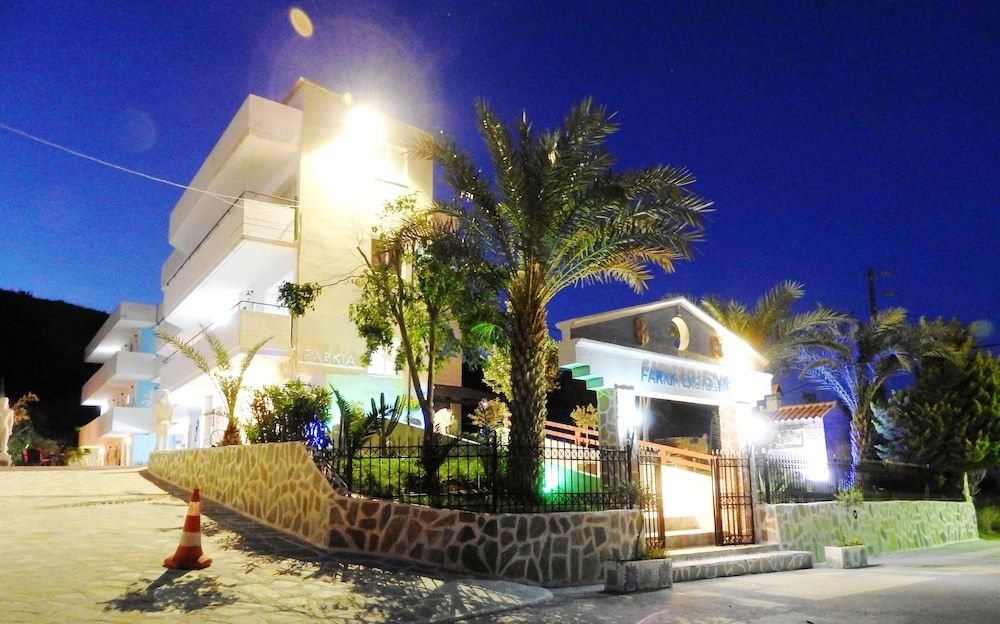 Farkia Exclusive Studios -1 estrelas em Faliraki