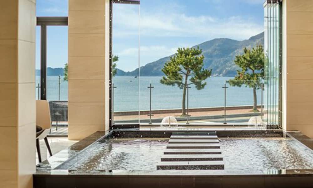 Stubborn Hotel 2