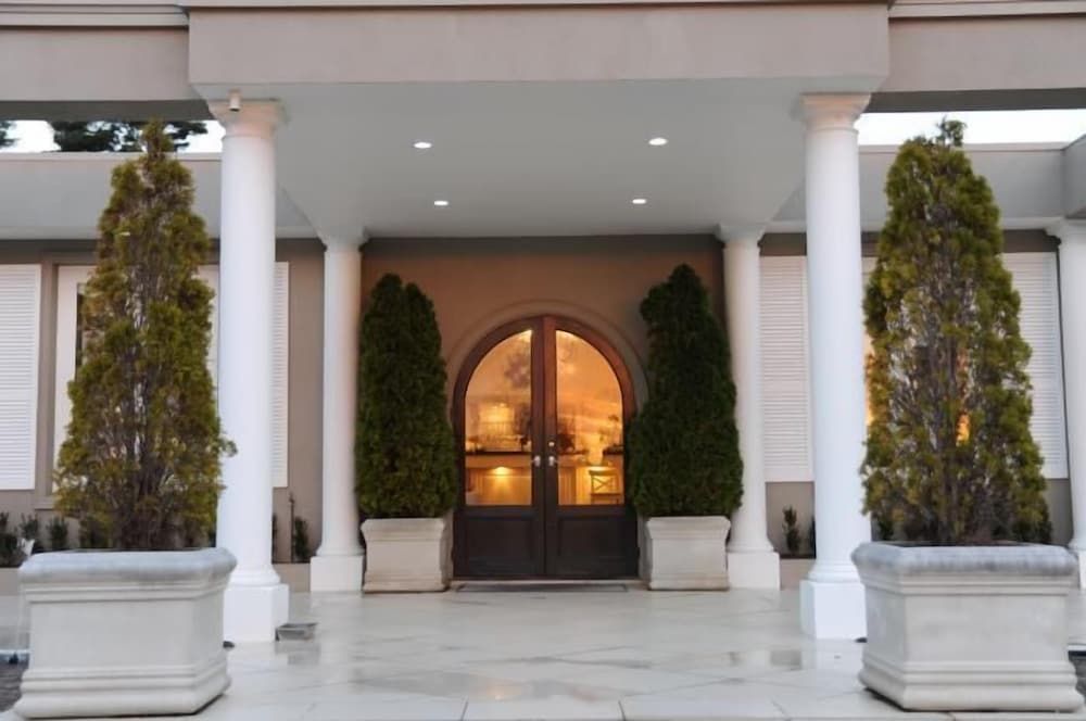 Norwood House Motel & Reception Centre 2