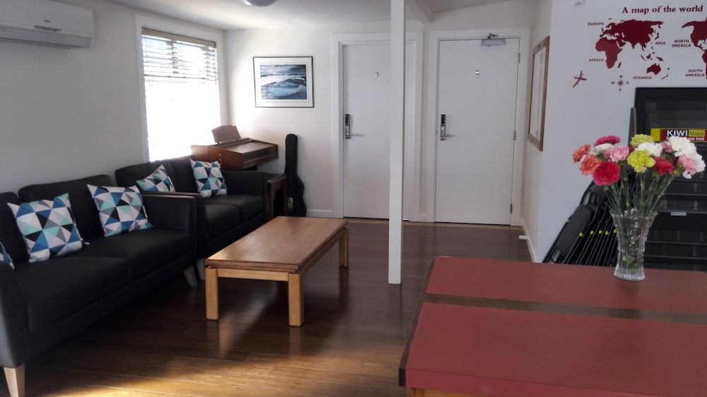 Oxford Queenette Backpackers 3