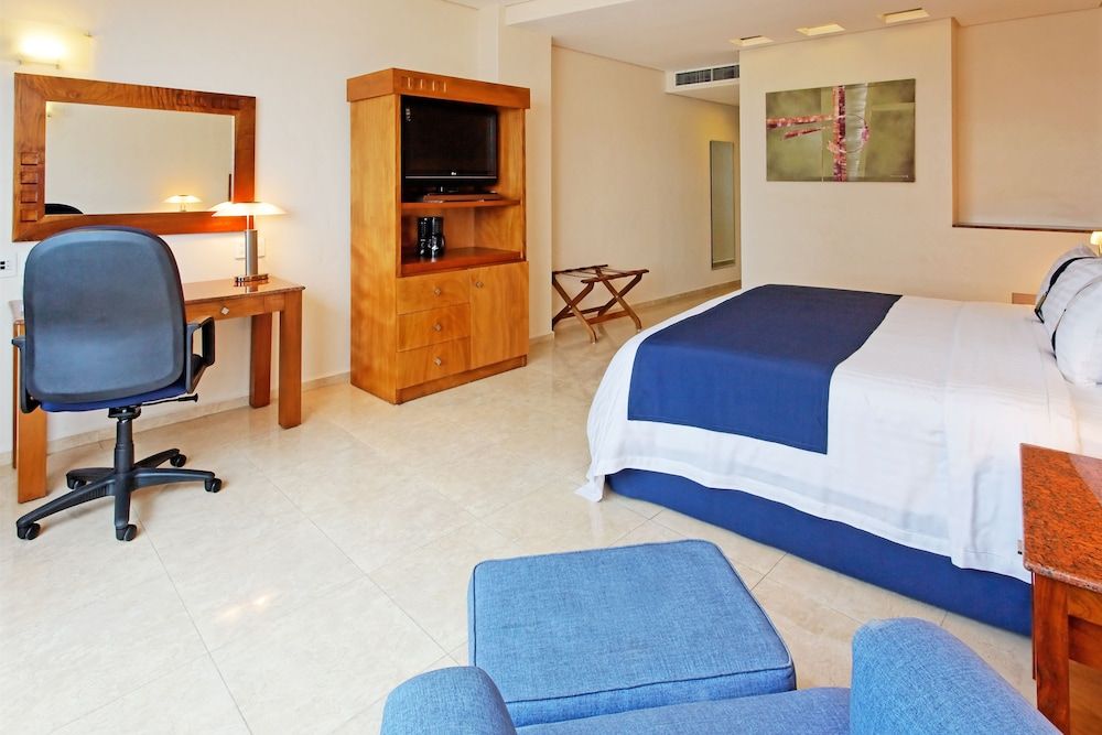 Holiday Inn Boca Del Rio by IHG 3