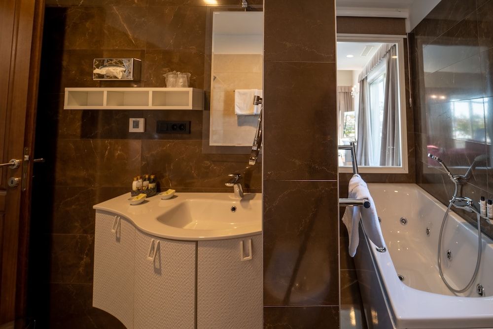 Wine Residence Cattunar 5 estrellas en Brtonigla