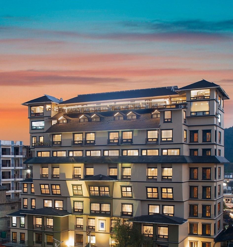 Hotel Sarowar Pokhara-Luxury Hospitality in the Heart of Pokhara 4 estrelas em Pokhara