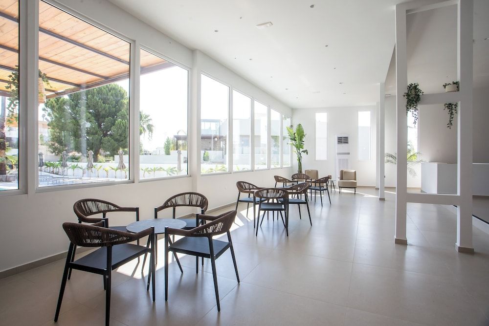 LIME HOTEL 3