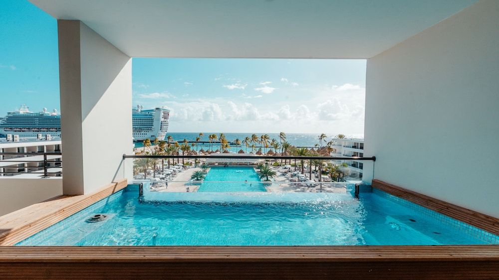 Mangrove Beach Corendon Curacao All-Inclusive Resort, Curio by Hilton 3