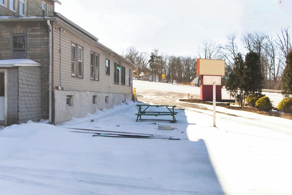 Hotel Wilkes-Barre East by OYO Rooms 2 estrellas en Wilkes-Barre