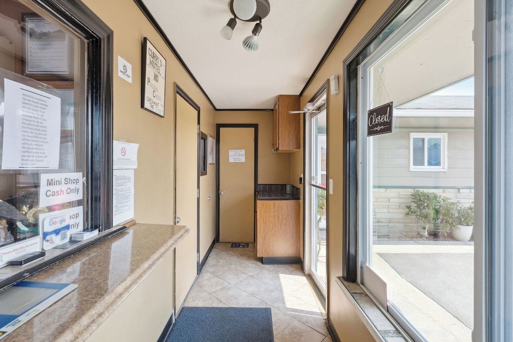 Curry’s Motel by OYO Saginaw MI 2