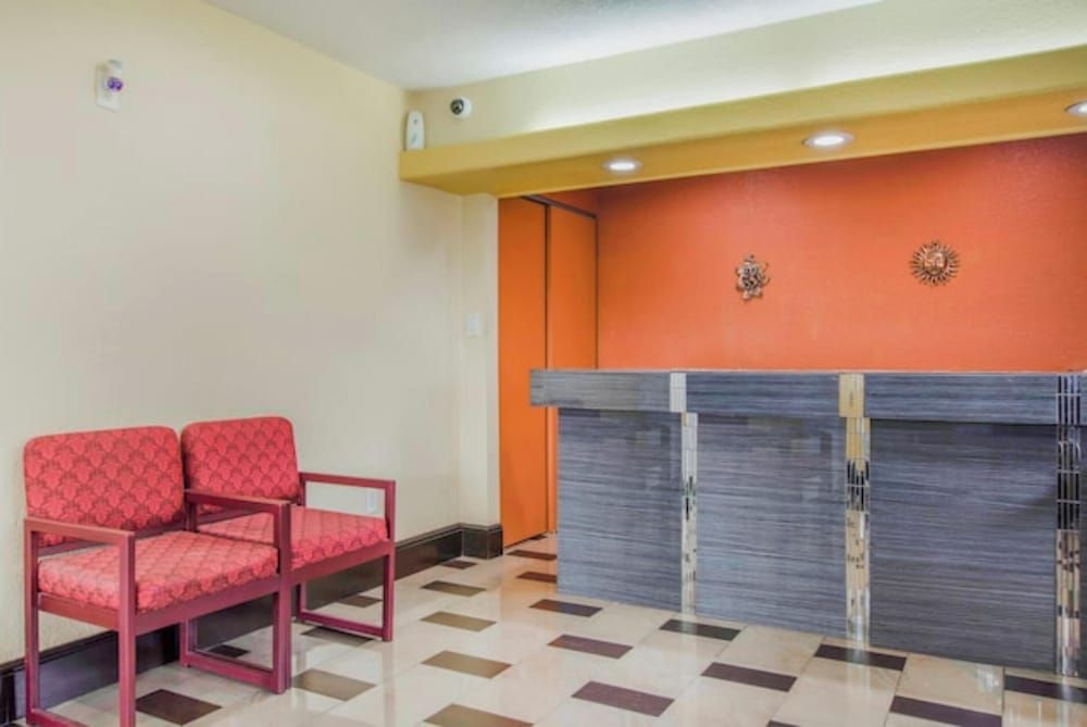 OYO Budget Inn Bartow 3