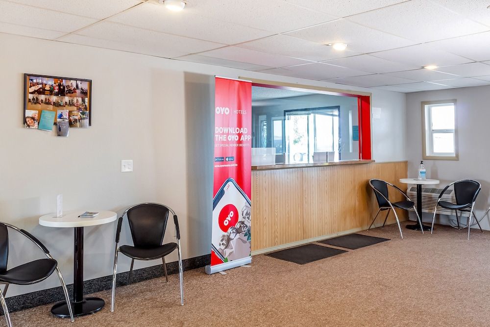 OYO Hotel Shelby MT Hwy 2 & I-15 3