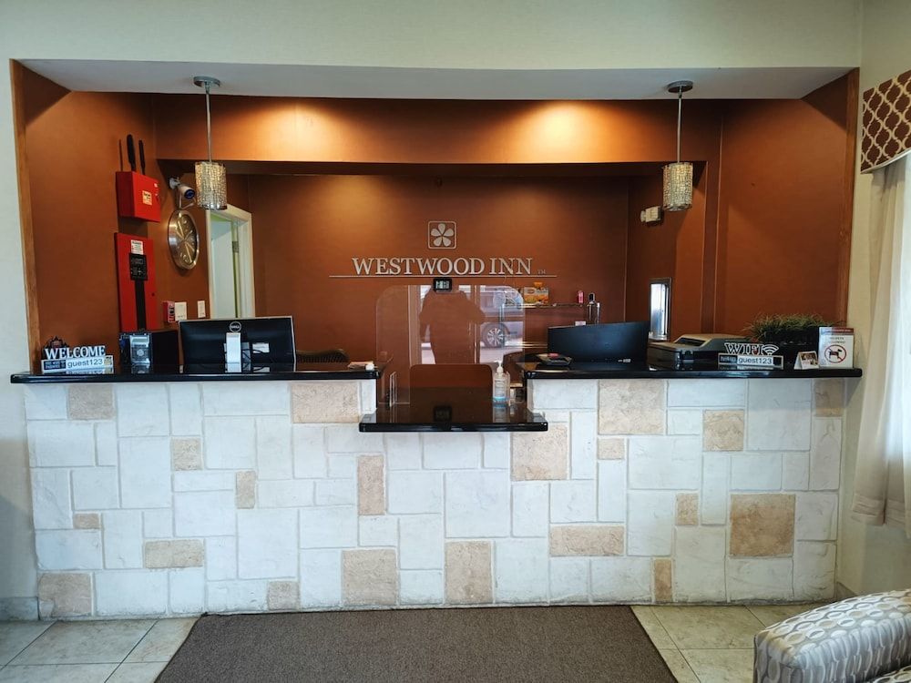 Westwood Inn Extended Stay Gonzales TX 2