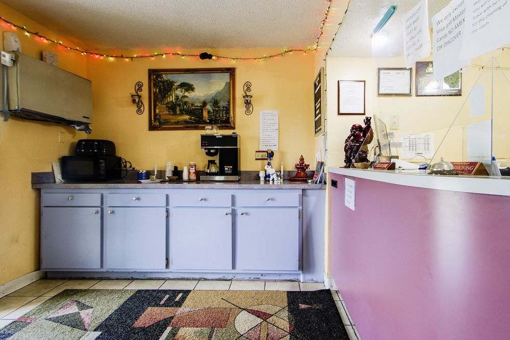 OYO Hotel Chapmanville Inn, WV - Hwy 119 2