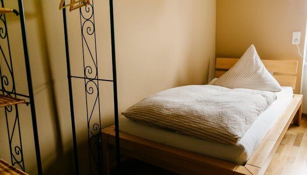 Landhotel Airport Inn 3