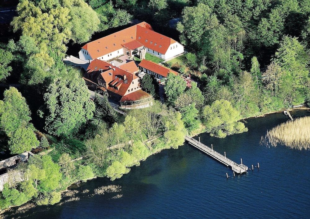 Seehotel Heidehof 3 estrelas em Klein Nemerow