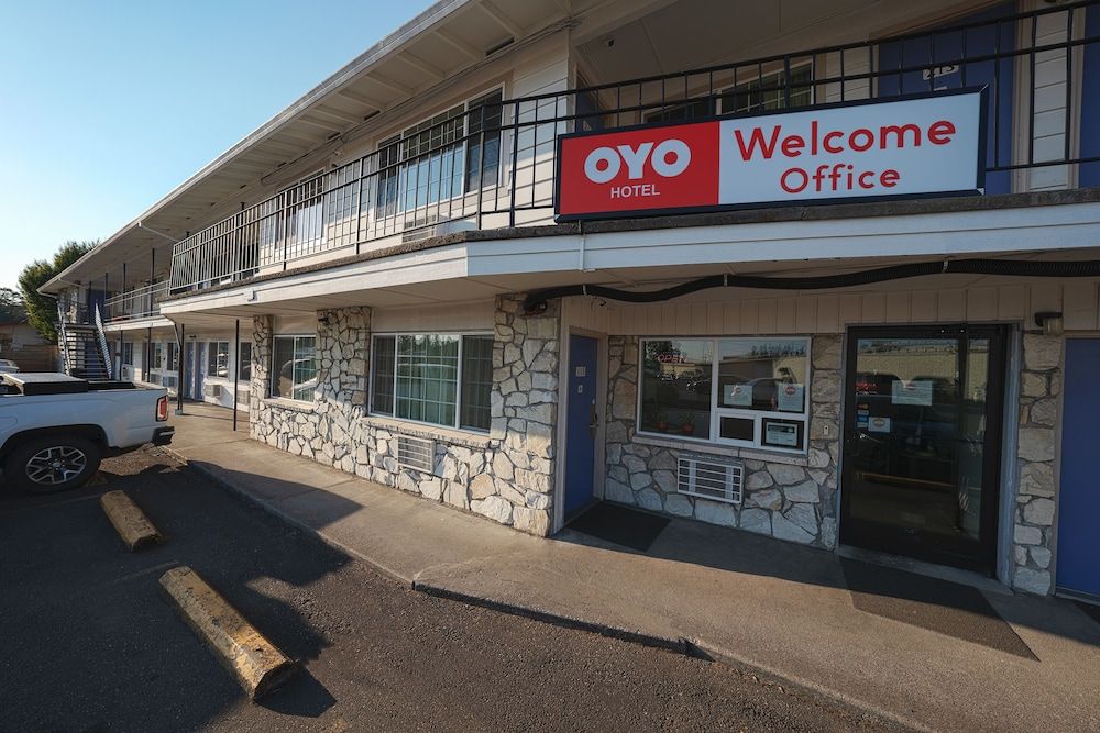 OYO Hotel St. Helens, OR 2