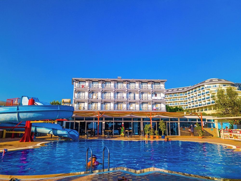Elysium Elite Hotel&Spa 4 estrelas em Kızılot