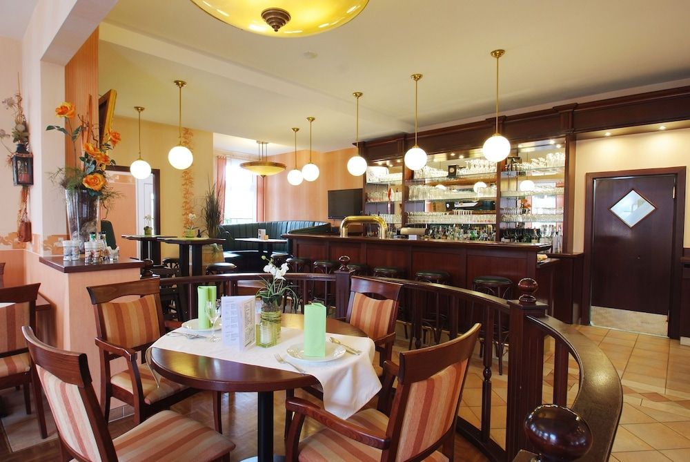 Hotel Zur Linde -1 estrelas em Heede