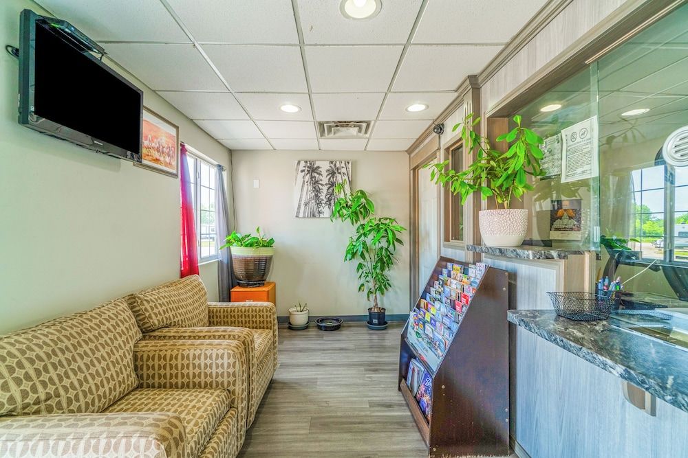 Deluxe Inn Miami, OK 2