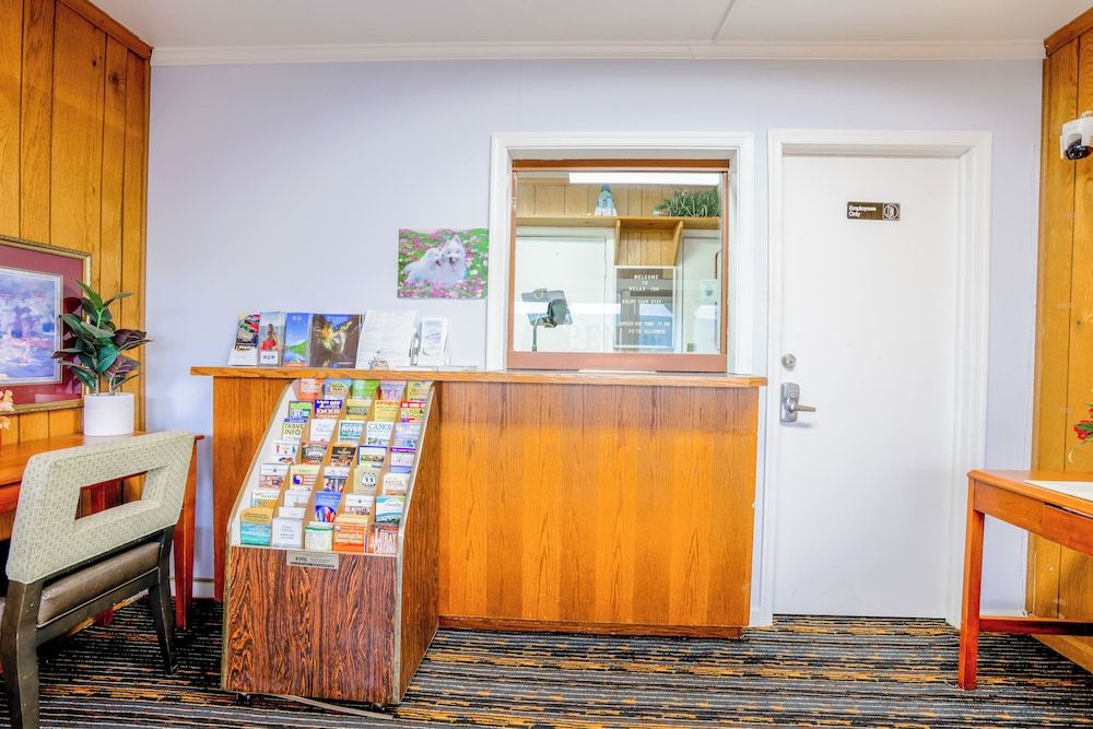 Relax Inn By OYO Natural Bridge I-81 3