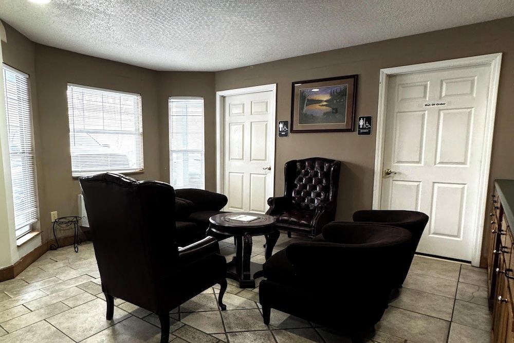 Woodbridge Inn By OYO Rome 3