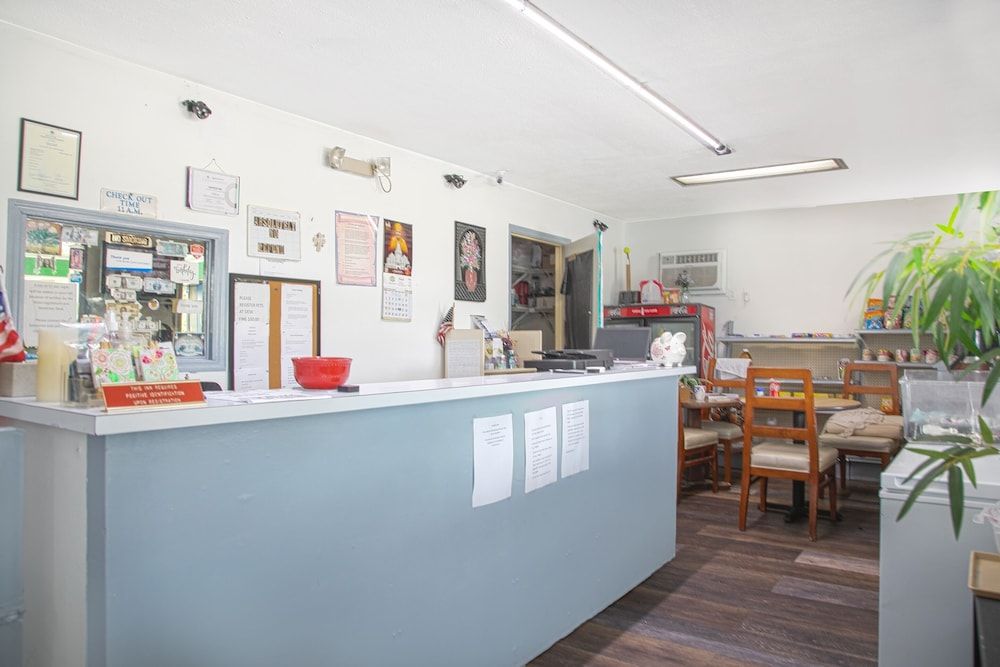 OYO Hotel Calhoun, GA I-75 2