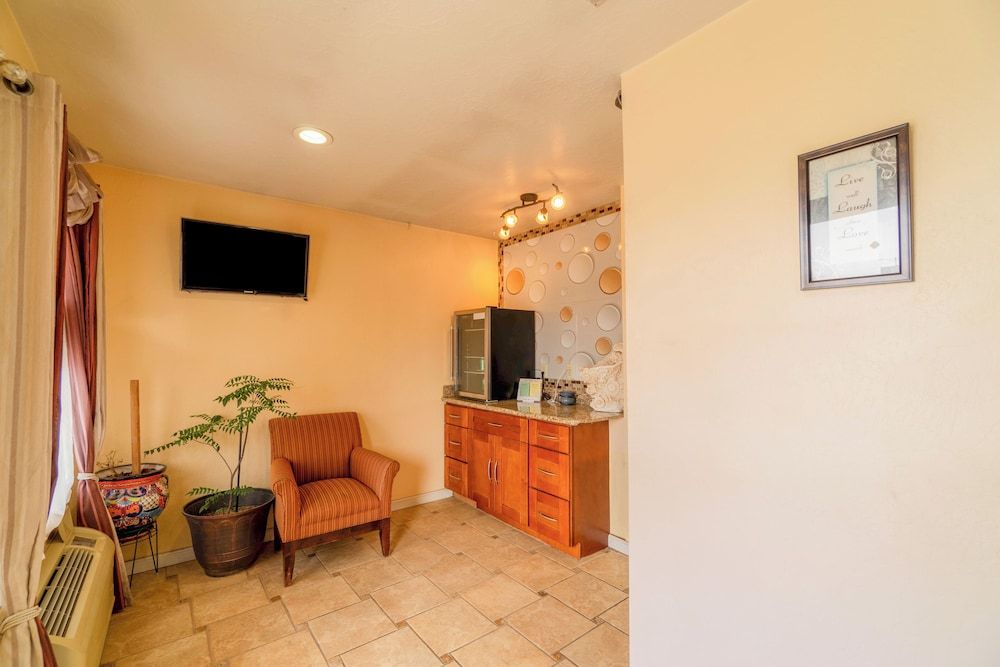 Crown Inn By OYO Denver Tx 2