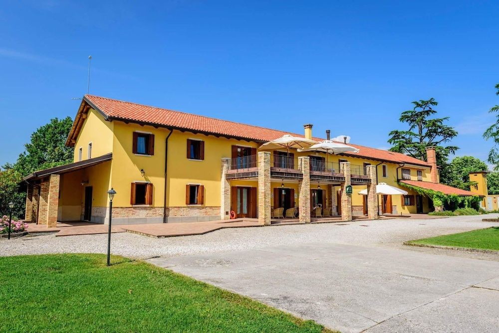 Tenuta Regina Agriturismo e Glamping -1 estrelas em Palazzolo dello Stella