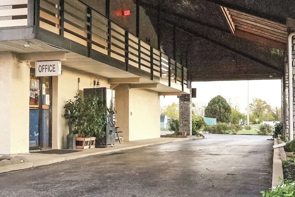 Brookville Inn By OYO Near Dayton International Airport 2