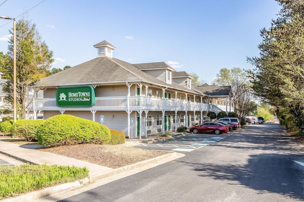 HomeTowne Studios by Red Roof Atlanta - Norcross South 2 étoiles à Norcross