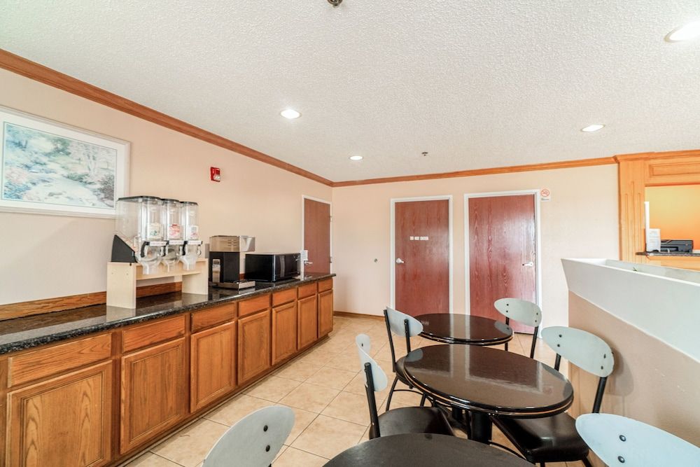 Capital O Fairway Inn - Baytown La Porte TX 2