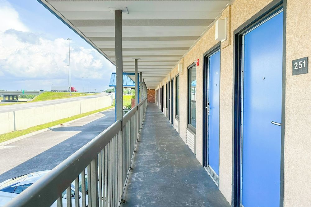 Hahira Inn By OYO near Valdosta 2