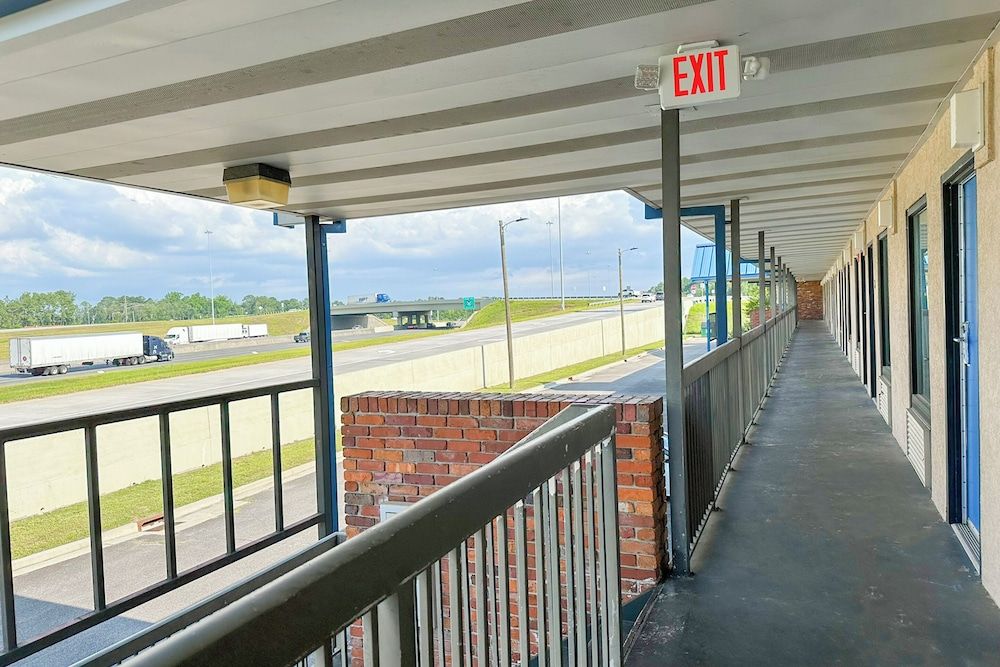 Hahira Inn By OYO near Valdosta 3