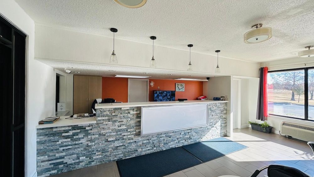 Super 7 Inn Tupelo 2