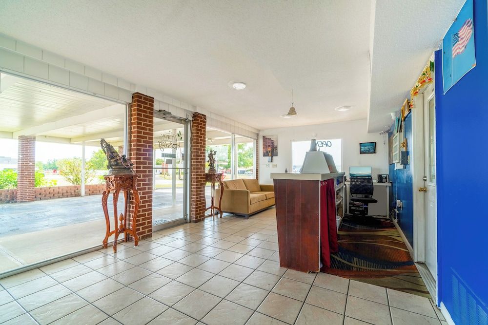 Lamplighter Inn Independence 3