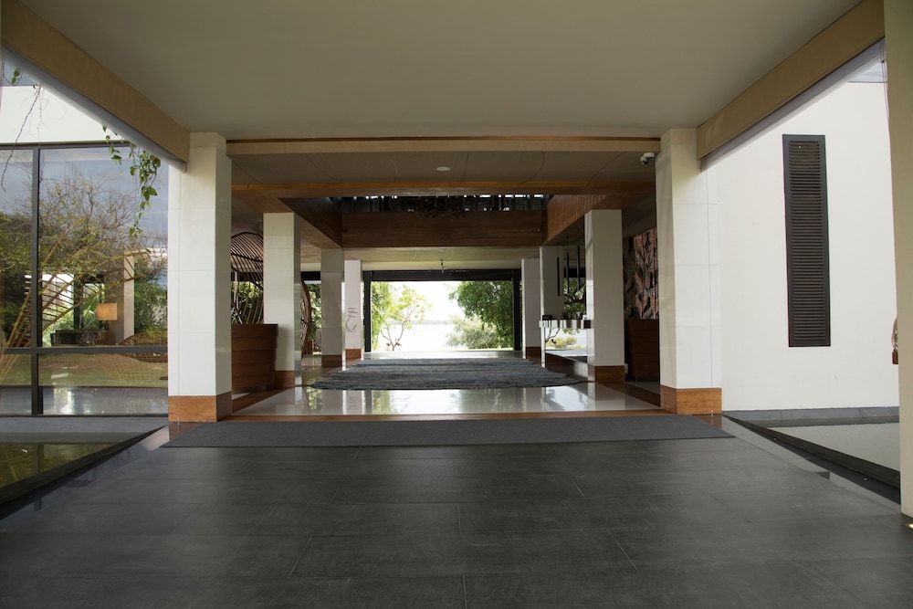 DoubleTree by Hilton Weerawila Rajawarna Resort 2