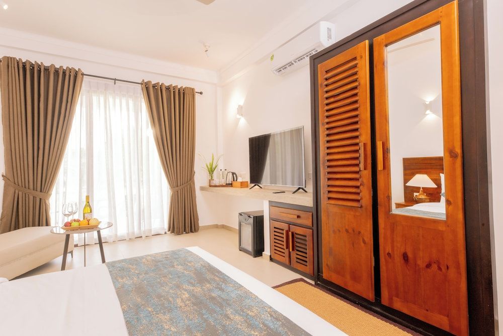 Uppuveli Beach by DSK 3