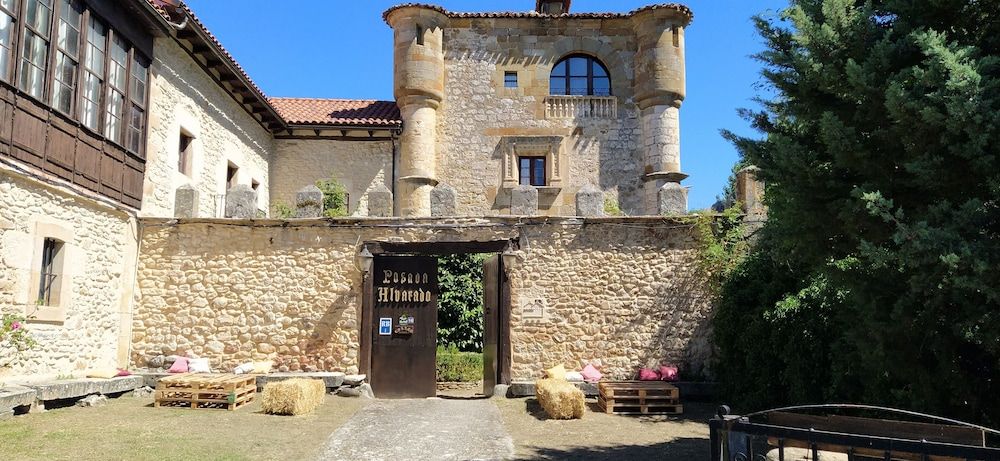 Posada Torre-Palacio de los Alvarado 3 estrelas em El Ribero