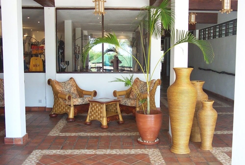 Pinewood Beach Resort and Spa 3