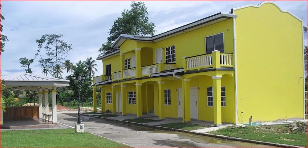 Piarco Village Suites -1 étoiles à Piarco