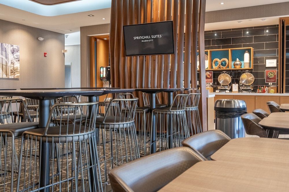 Springhill Suites By Marriott Woodbridge 3
