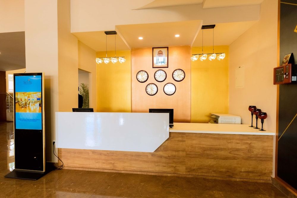 The Hut Restaurant & Boutique hotel 3