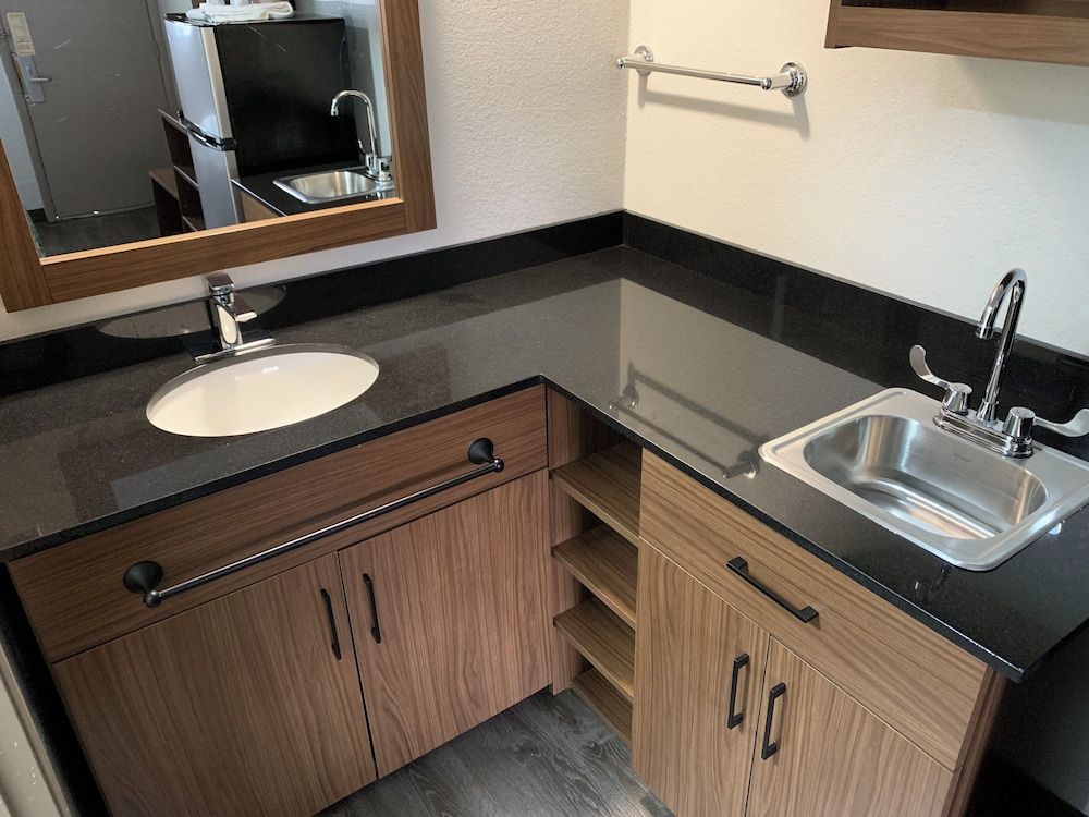 Hometowne Studios Mystic - New London 3