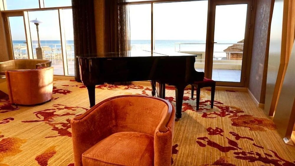 Al-kout Beach Hotel 2