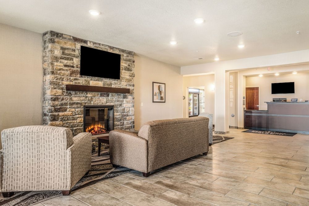 Cobblestone Hotel & Suites - Newport 3