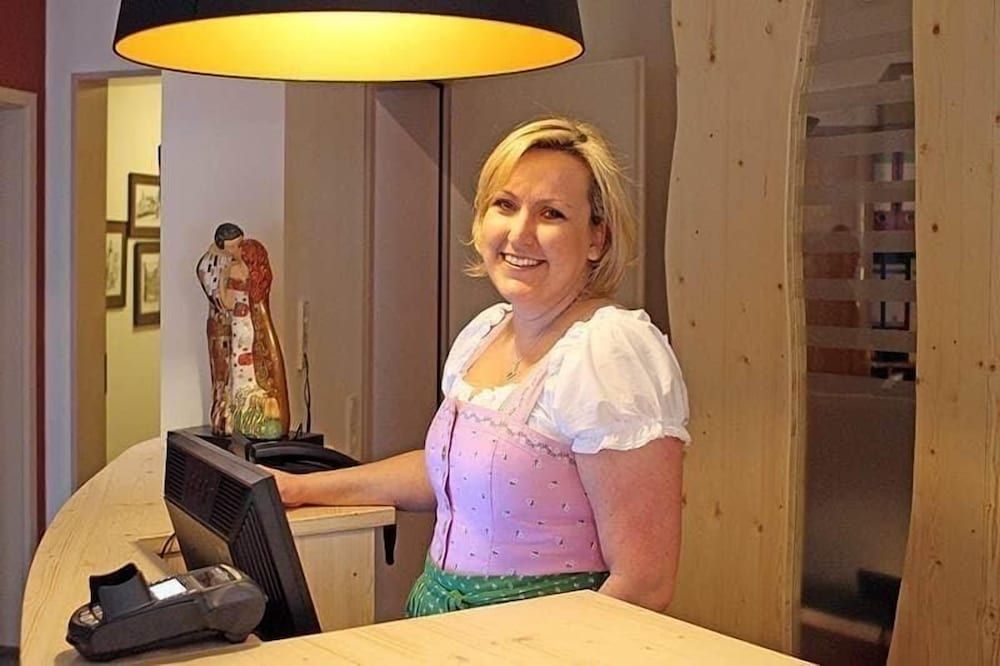 Brauhotel & Gasthof GROSCH 2