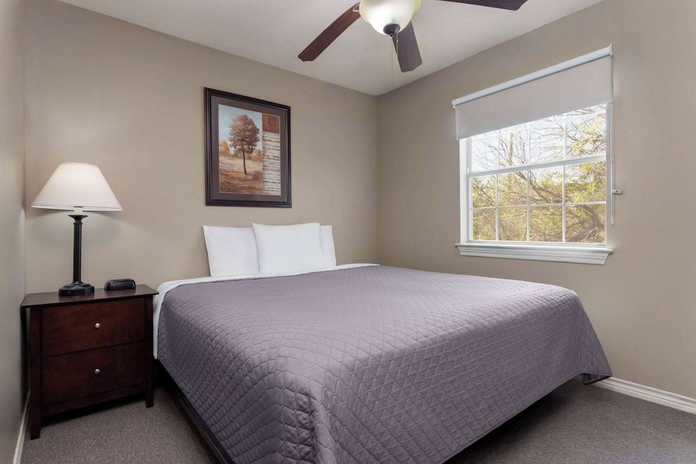 Eagle's Den Three Rivers Texas a Travelodge by Wyndham 3