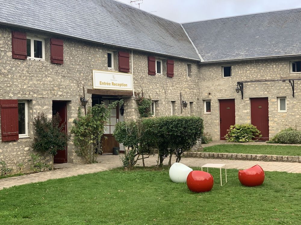 Domaine Malar - Authentic By Balladins -1 estrelas em Guillerval