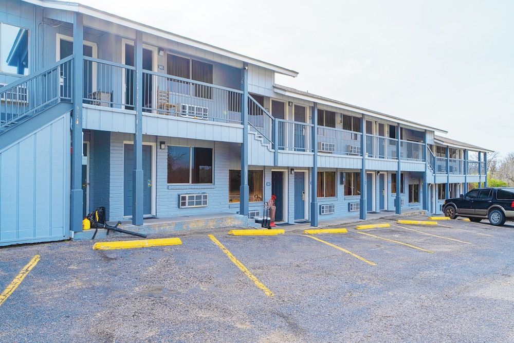 Regency Inn By Oyo Three Rivers 2 estrelas em Three Rivers